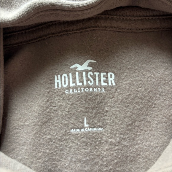 Hollister Men's Beige Hoodie - Picture 2 of 3